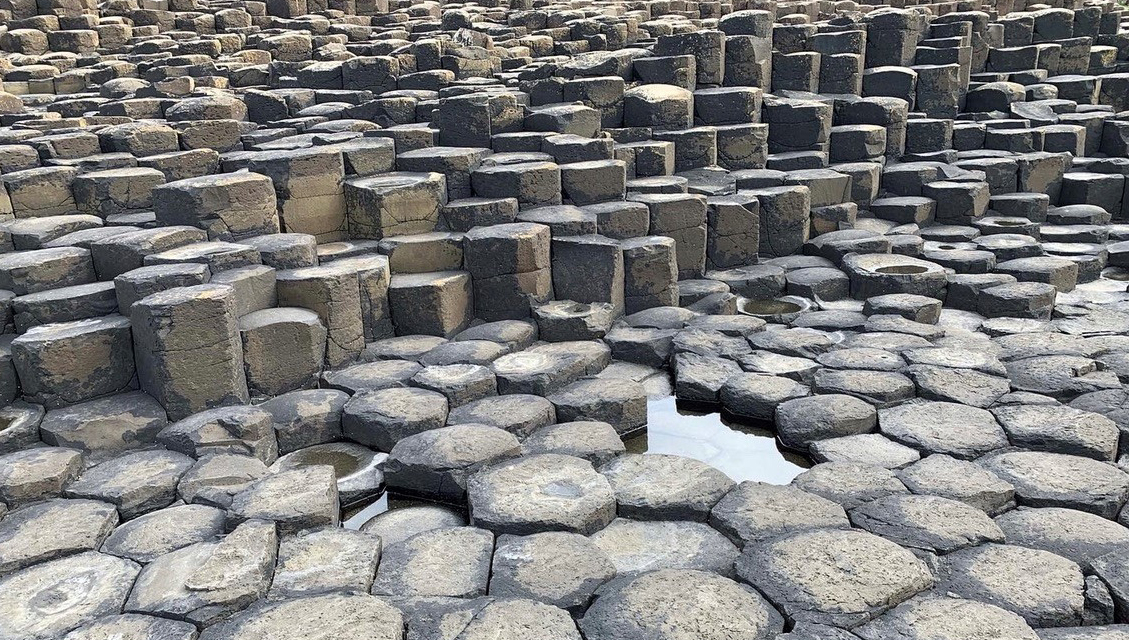 giants-causeway-costal-tours-rocks