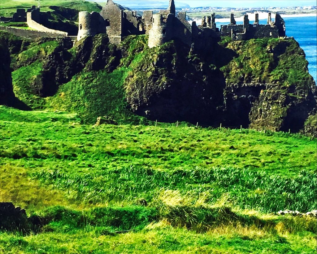 dunluce-castle-giants-causeway
